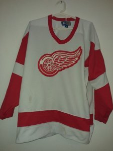 Detroit Red Wings size M