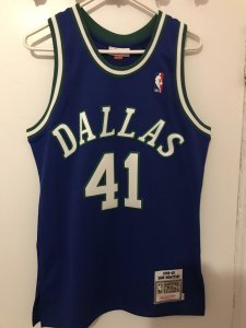 Mitchell & Ness Mens Dirk Nowitzki Authentic Jersey
