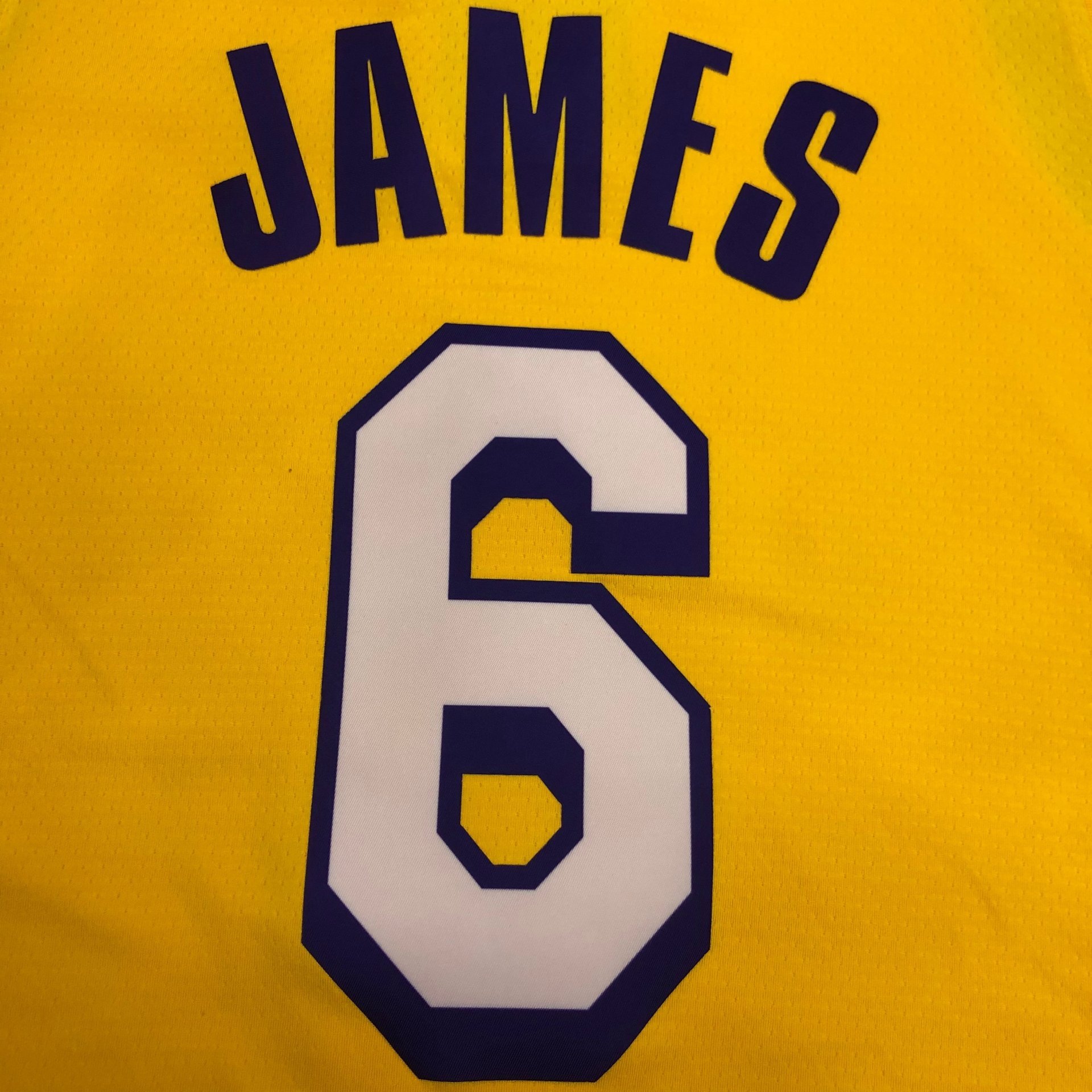 LA Lakers LeBron James Jersey Yellow M L XL for Sale in