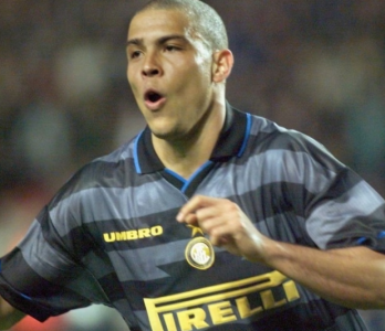 Inter Milan Retro Football Shirt 1997 1998 Third Ronaldo 10
