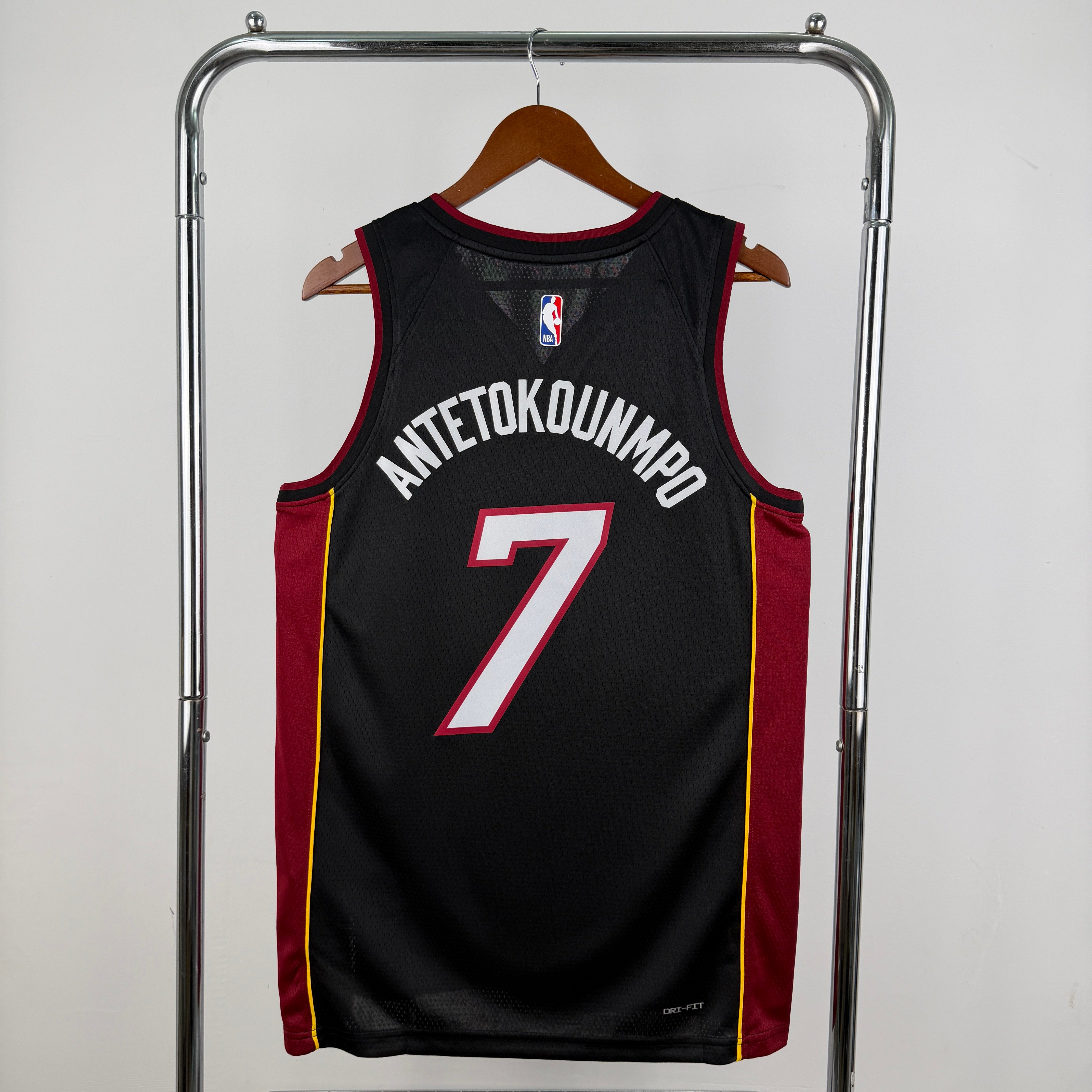 Giánnis Antetokoúnmpo - Miami Heat *Classic* Black #7