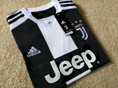 Juventus - Black and white stripes jersey