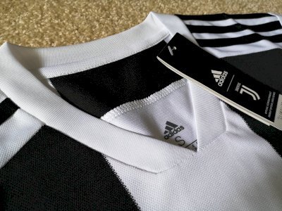 Juventus - Black and white stripes jersey