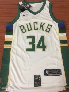 Giannis Antetokounmpo - Milwaukee Bucks
