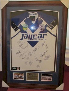 RUGBY LEAGUE - NRL BULLDOGS SIGNED JERSEY